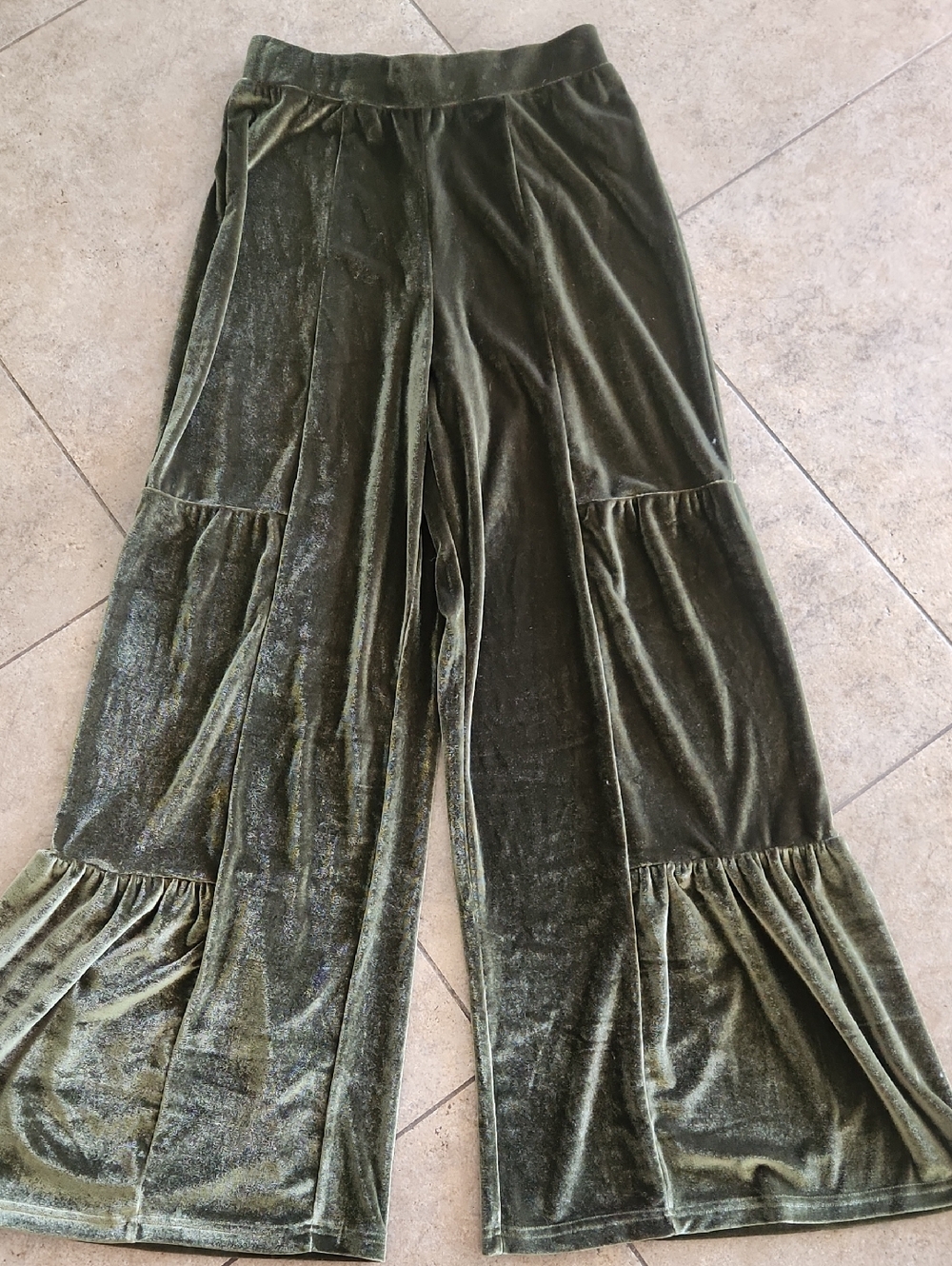 NWOT..LUUKSE..Velvet Wide Leg Pants